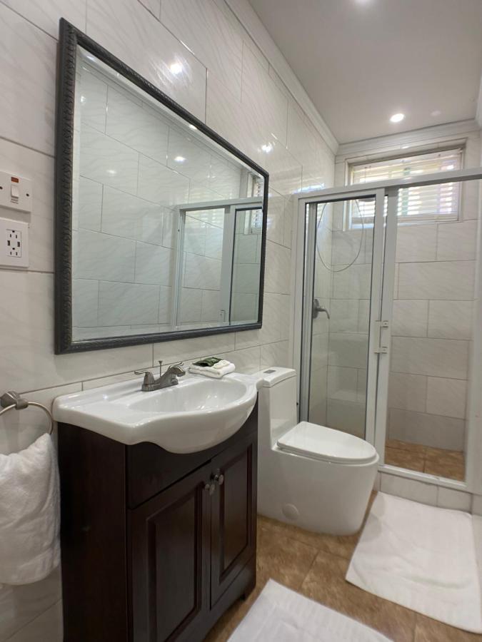 Отель Stonetrail Arnos Vale Экстерьер фото