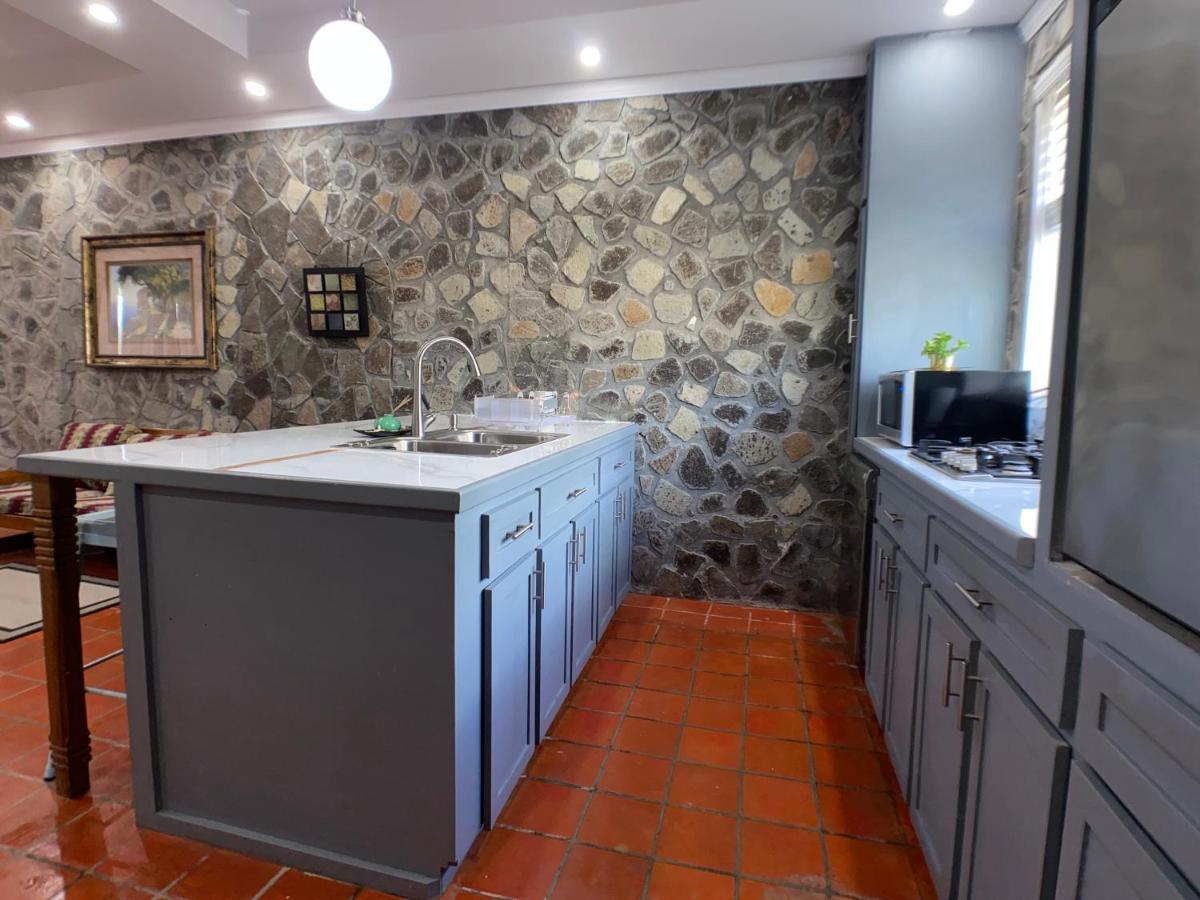Отель Stonetrail Arnos Vale Экстерьер фото