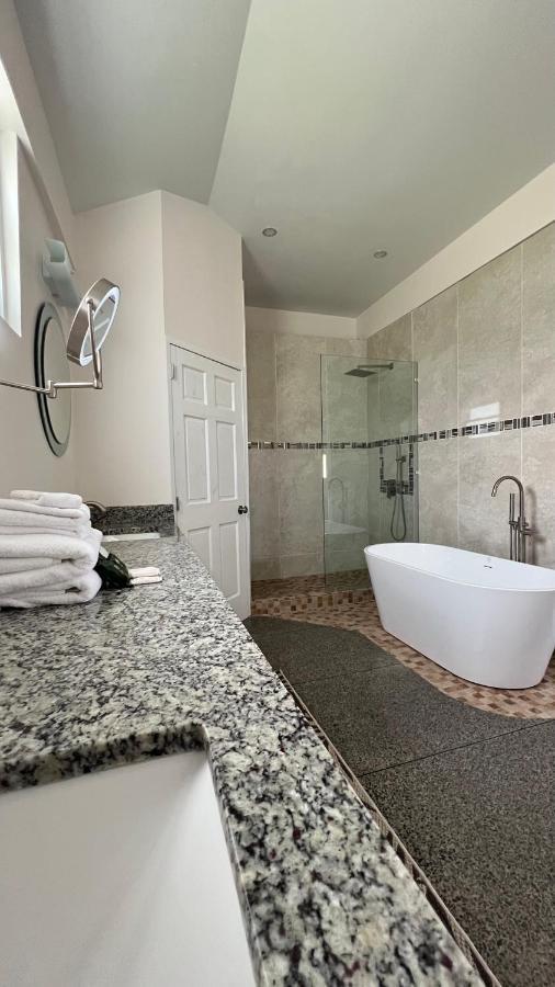 Отель Stonetrail Arnos Vale Экстерьер фото