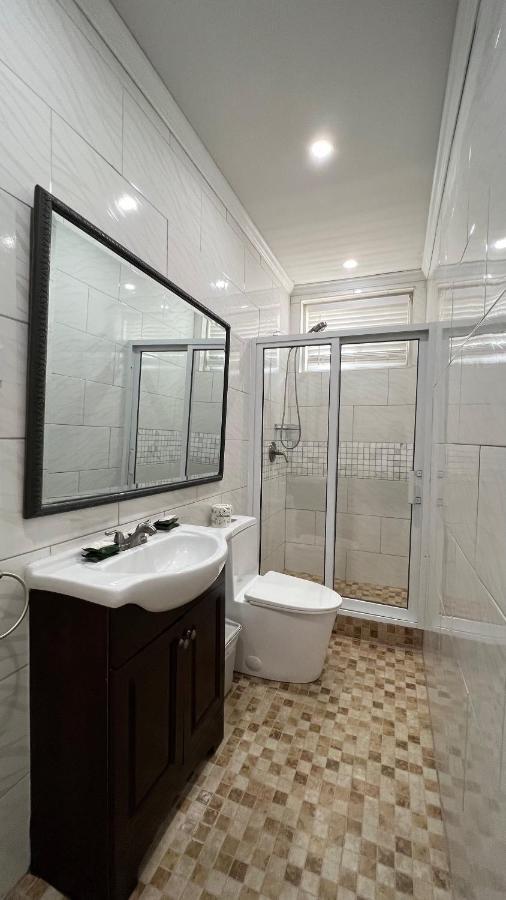 Отель Stonetrail Arnos Vale Экстерьер фото