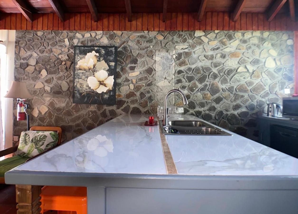 Отель Stonetrail Arnos Vale Экстерьер фото