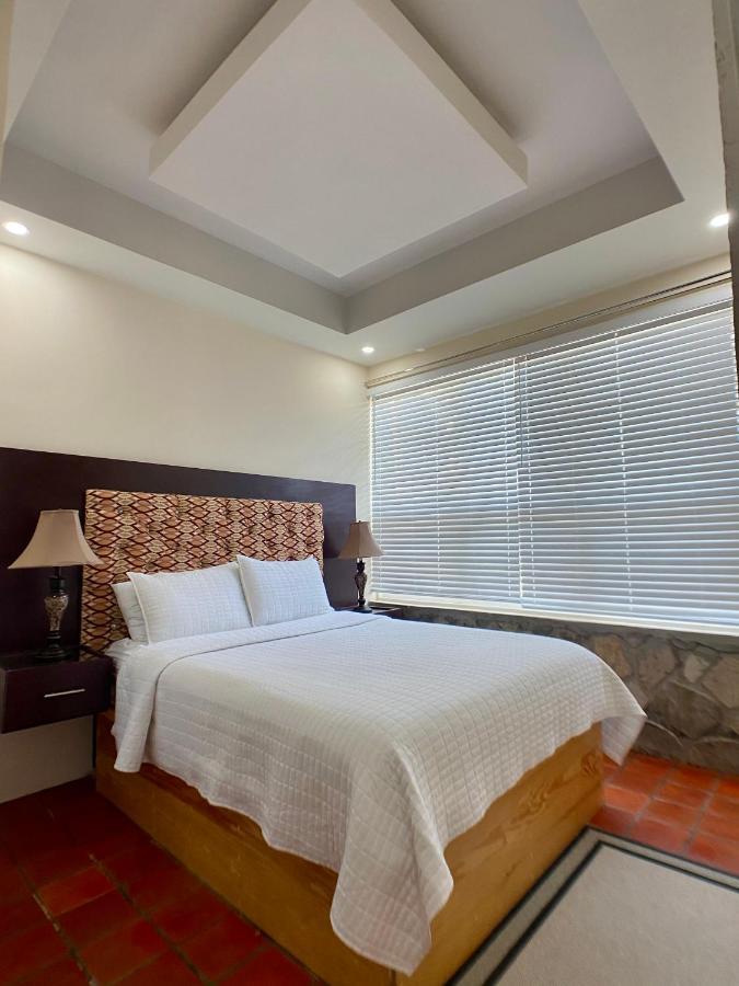 Отель Stonetrail Arnos Vale Экстерьер фото