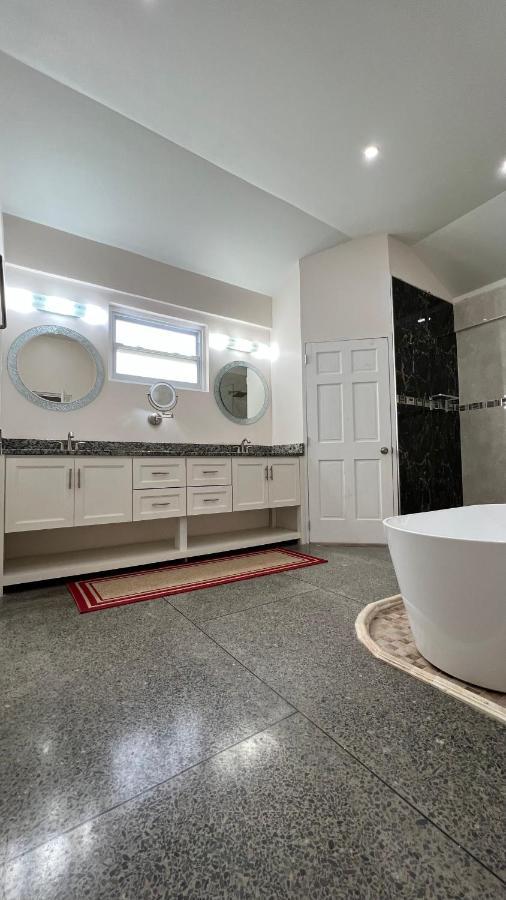 Отель Stonetrail Arnos Vale Экстерьер фото