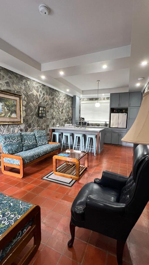 Отель Stonetrail Arnos Vale Экстерьер фото