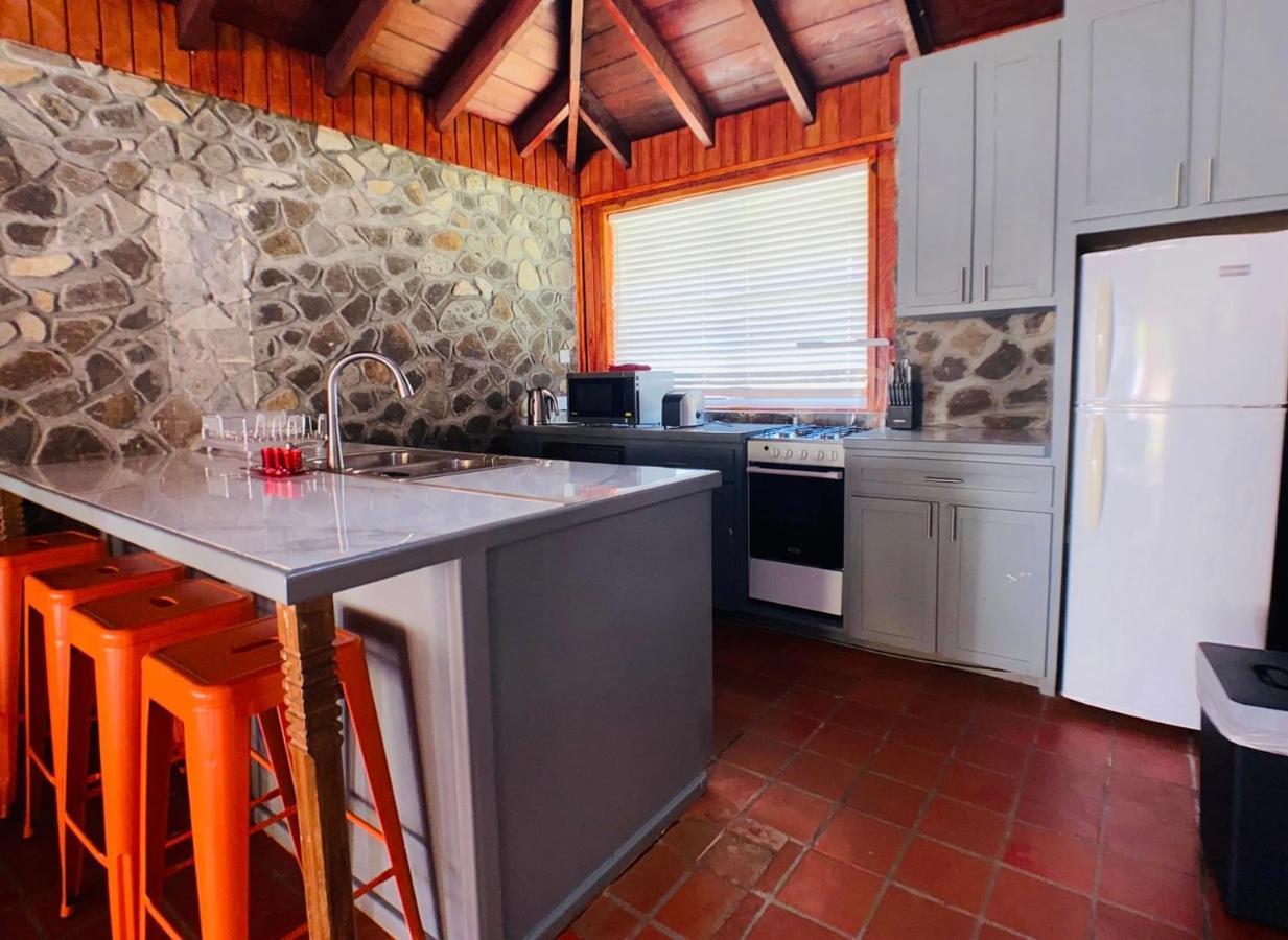 Отель Stonetrail Arnos Vale Экстерьер фото